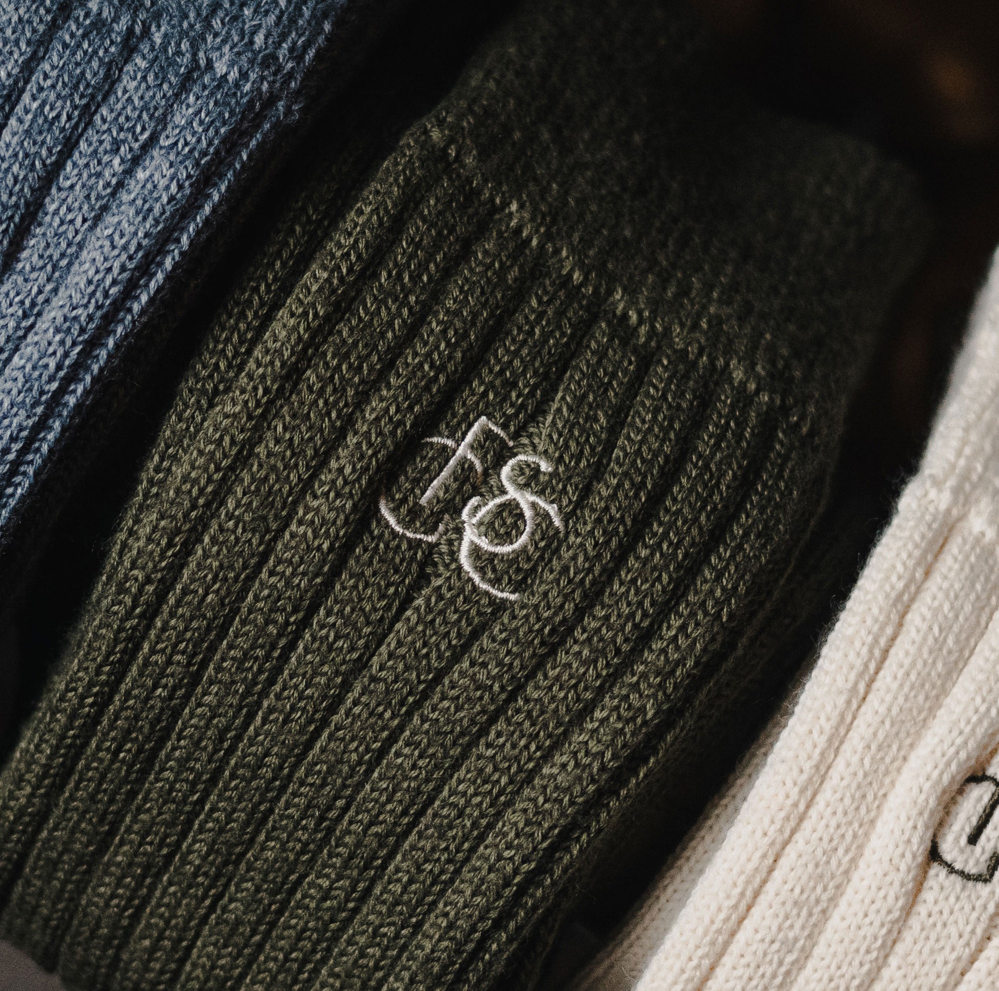 The Lodge monogram Merino Wool Socks - Dark Olive