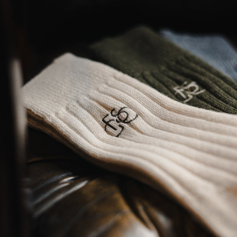 The Lodge monogram Merino Wool Socks - Bone - Fyfe Golf